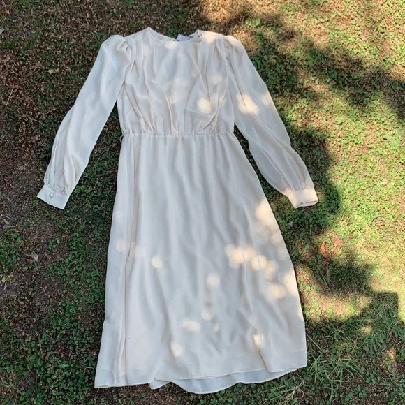 H&M Beige Crepe Pleated Detail Midi Dress - Picture 3 of 10